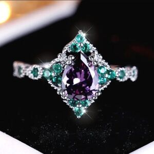 Elegant sapphire wedding ring sz 6